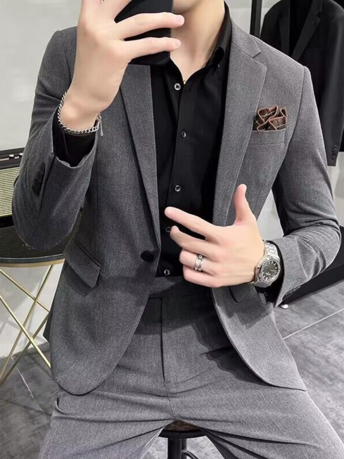 Men'S Urban Formal Wear - Elegancki trzyczęściowy garnitur męski w stylu
